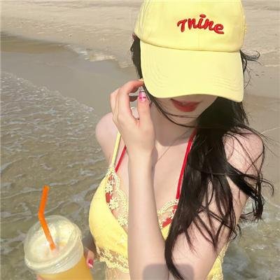 白桦林中的哨所